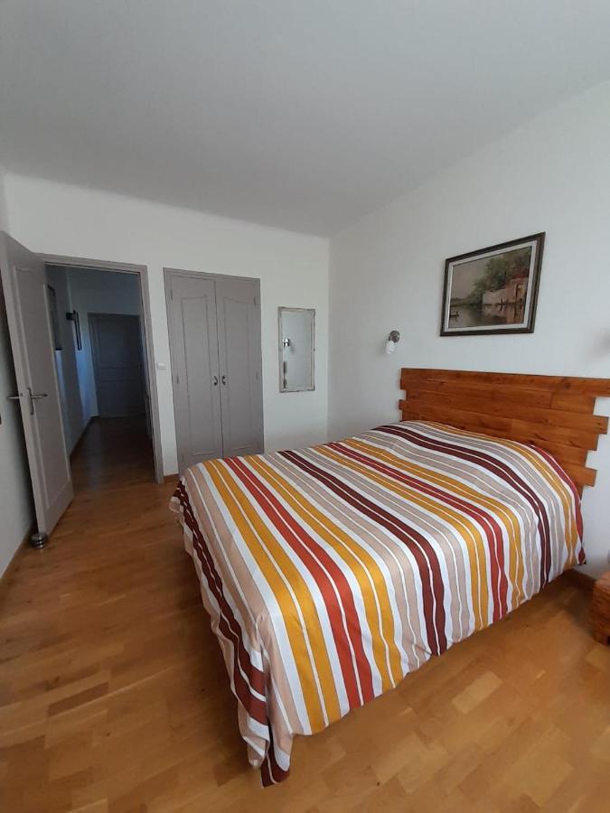 La Pause Sous Le Pin B&B Chambres D'Hotes กาเปสตอง ภายนอก รูปภาพ