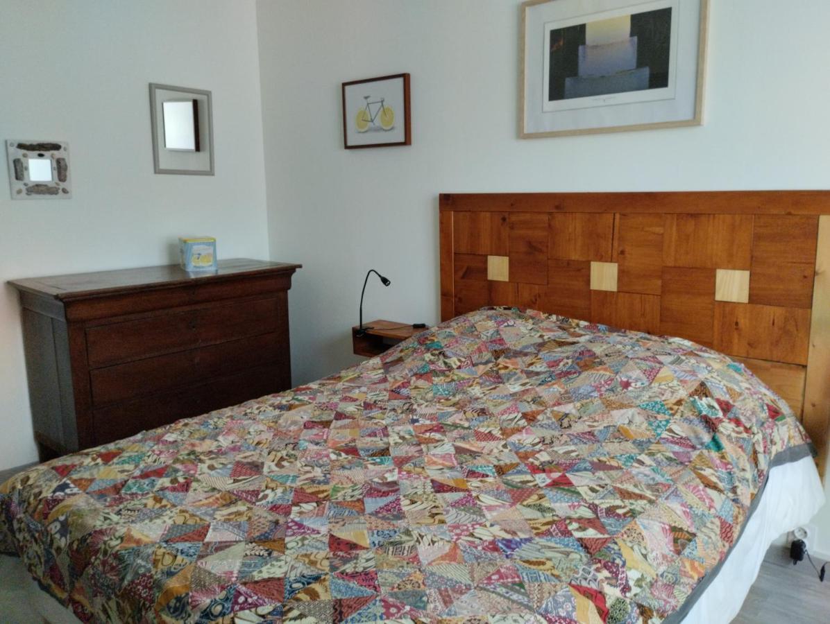 La Pause Sous Le Pin B&B Chambres D'Hotes กาเปสตอง ภายนอก รูปภาพ