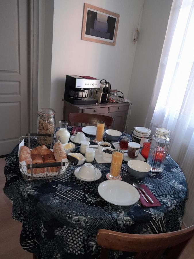 La Pause Sous Le Pin B&B Chambres D'Hotes กาเปสตอง ภายนอก รูปภาพ