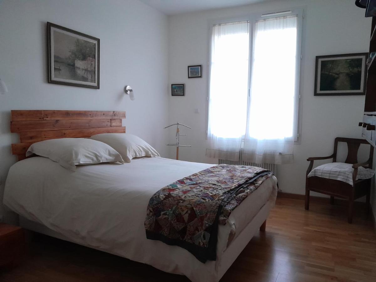La Pause Sous Le Pin B&B Chambres D'Hotes กาเปสตอง ภายนอก รูปภาพ