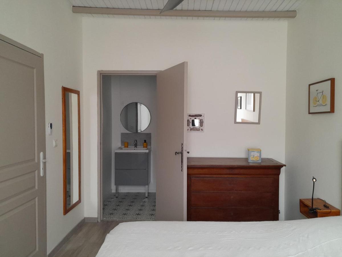 La Pause Sous Le Pin B&B Chambres D'Hotes กาเปสตอง ภายนอก รูปภาพ