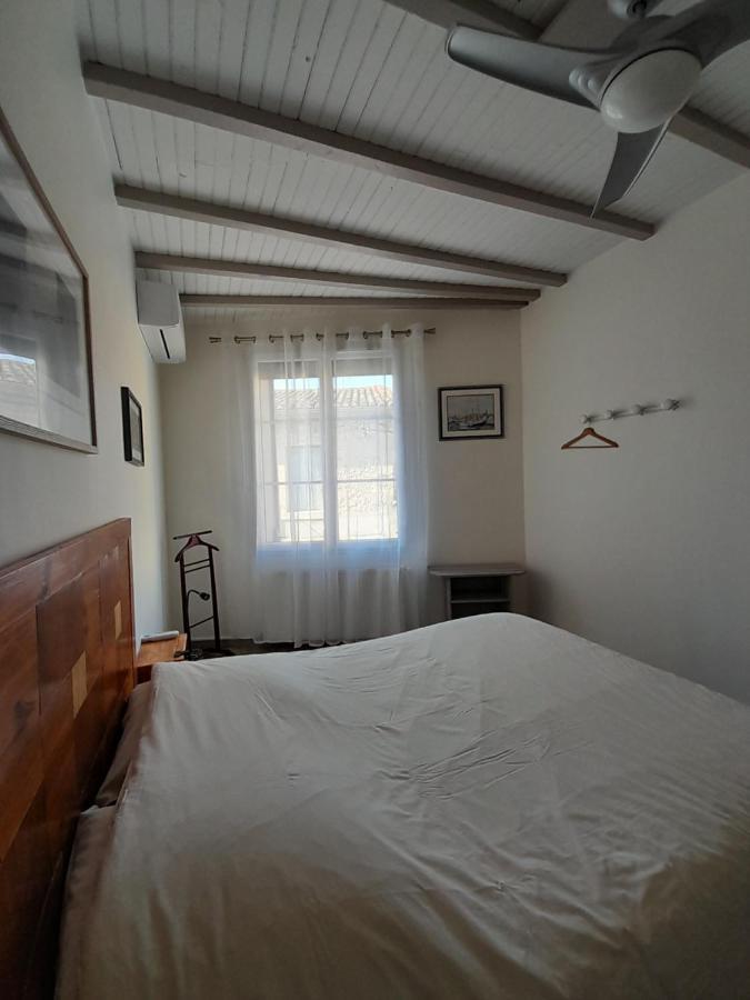 La Pause Sous Le Pin B&B Chambres D'Hotes กาเปสตอง ภายนอก รูปภาพ
