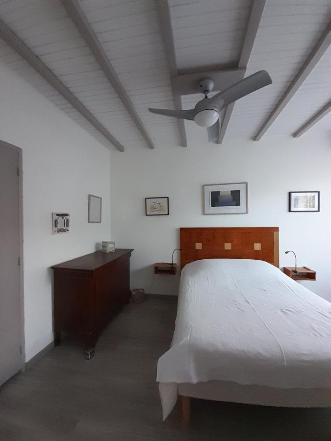 La Pause Sous Le Pin B&B Chambres D'Hotes กาเปสตอง ภายนอก รูปภาพ